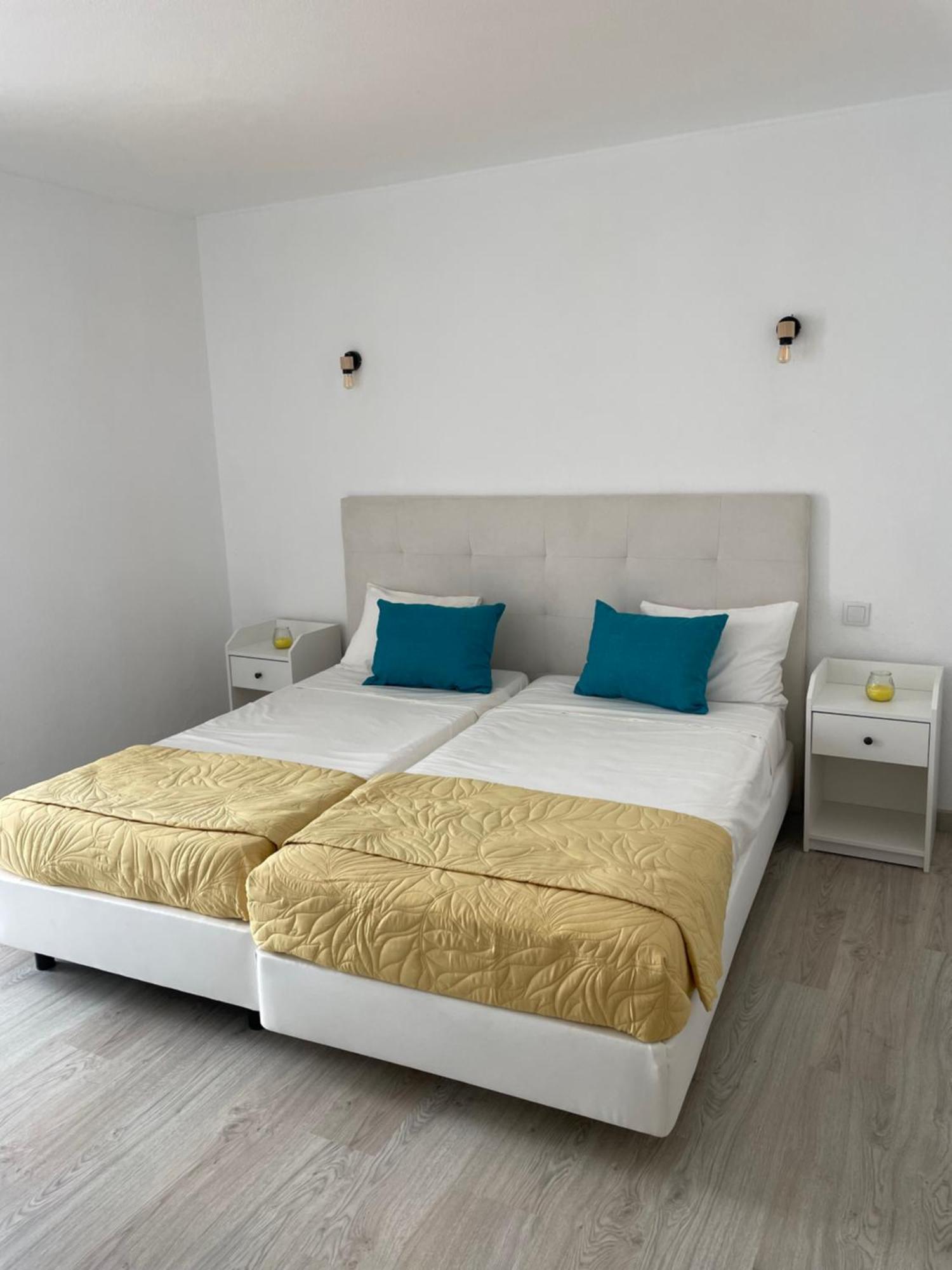 New! Apartment 50 Meters From The Beach カルヴォエイロ エクステリア 写真
